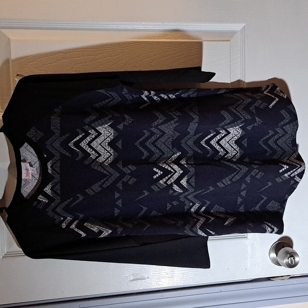 Lularoe randy tee
